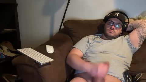 Snapshot of kquinn12b chatting on 11/14/25, 09:41 cloudyTime online show from 11/14/25, 09:41