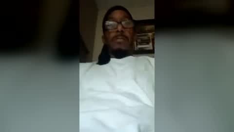 Snapshot of kream73 chatting on 06/21/26, 11:46 kream73 online show from 06/21/26, 11:46