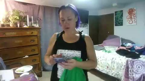 kreamyk420 online show from 11/10/25, 06:23