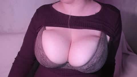 KrisRus online show from 10/18/25, 07:03