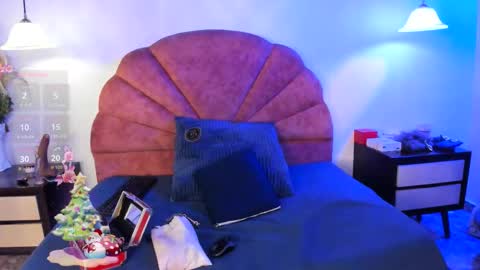 Nahomi online show from 12/04/25, 11:52