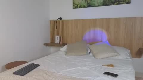 kriss online show from 10/20/25, 02:01