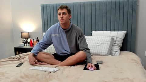 Snapshot of krishort chatting on 12/15/24, 08:04 krishort online show from 12/15/24, 08:04