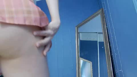 kriskras__ online show from 12/18/25, 05:24