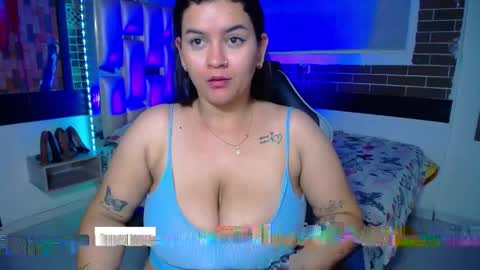 kriss_sweetboobs online show from 04/18/26, 12:42