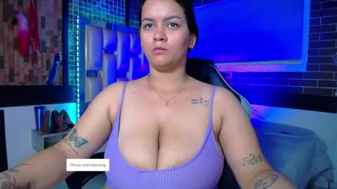 kriss_sweetboobs online show from 04/21/26, 12:44