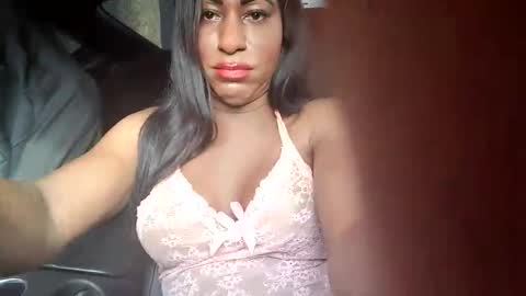 Snapshot of krissitoy chatting on 11/16/25, 07:52 Latoya Masturbar online show from 11/16/25, 07:52