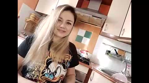 Snapshot of krisssexi chatting on 01/12/25, 07:32 KrissSexi online show from 01/12/25, 07:32