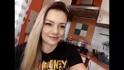 Snapshot of krisssexi chatting on 01/21/25, 07:47 KrissSexi online show from 01/21/25, 07:47