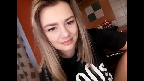 Snapshot of krisssexi chatting on 02/02/25, 05:42 KrissSexi online show from 02/02/25, 05:42