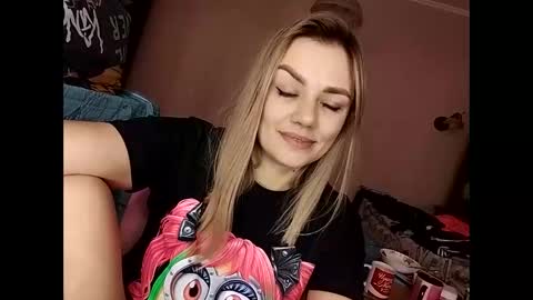 Snapshot of krisssexi chatting on 02/12/25, 08:38 KrissSexi online show from 02/12/25, 08:38