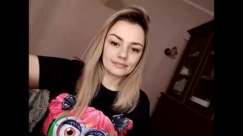 Snapshot of krisssexi chatting on 03/04/25, 09:51 KrissSexi online show from 03/04/25, 09:51