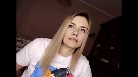 Snapshot of krisssexi chatting on 03/05/25, 05:50 KrissSexi online show from 03/05/25, 05:50