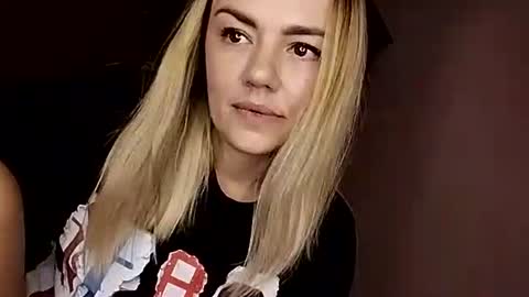 Snapshot of krisssexi chatting on 09/18/25, 04:58 KrissSexi online show from 09/18/25, 04:58