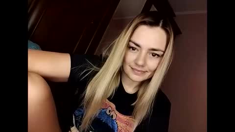 Snapshot of krisssexi chatting on 09/20/25, 07:31 KrissSexi online show from 09/20/25, 07:31