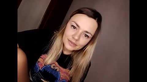 Snapshot of krisssexi chatting on 11/01/25, 05:04 KrissSexi online show from 11/01/25, 05:04