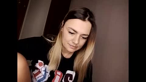 Snapshot of krisssexi chatting on 11/17/25, 11:38 KrissSexi online show from 11/17/25, 11:38