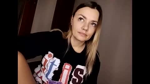 KrissSexi online show from 11/18/25, 06:18