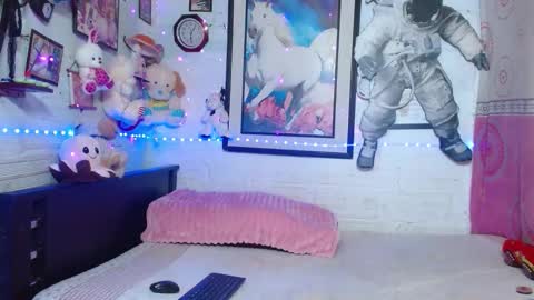 krisstal703358 online show from 02/10/26, 01:43