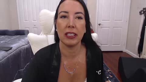 Krissy online show from 03/25/26, 12:11