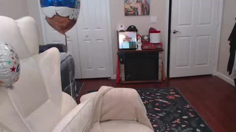 Krissy online show from 06/19/26, 01:26