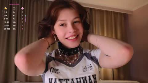 Snapshot of krissyhei chatting on 09/13/25, 01:05 Sarah online show from 09/13/25, 01:05