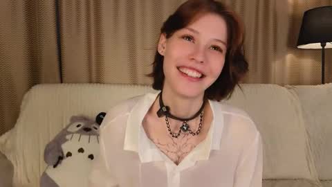 Snapshot of krissyhei chatting on 09/18/25, 01:18 Sarah online show from 09/18/25, 01:18