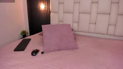 Snapshot of kristakinnky chatting on 05/26/26, 12:23 BETANIA online show from 05/26/26, 12:23