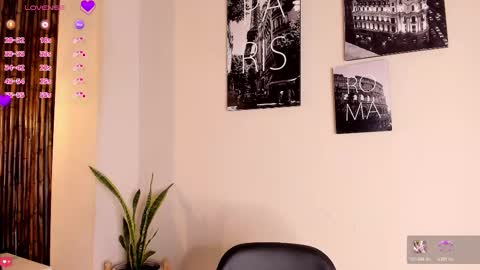 Snapshot of kristal_brown_ chatting on 10/20/25, 12:16 Aria online show from 10/20/25, 12:16