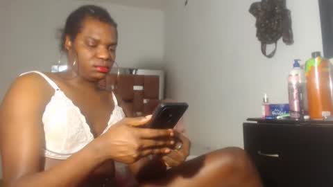 kristal_cox2 online show from 04/18/26, 09:24