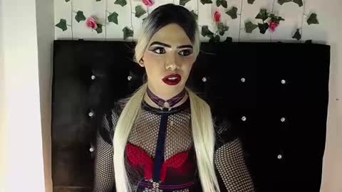 kristal_queen01 online show from 04/01/26, 01:41