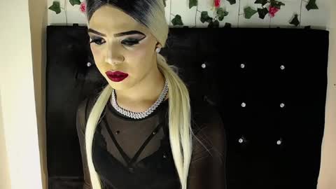 kristal_queen01 online show from 04/12/26, 06:18