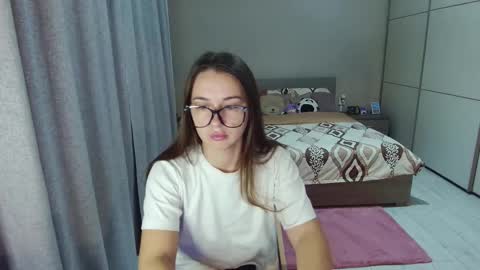 twitter    Annemarye 23 online show from 09/17/25, 06:15