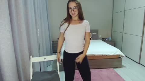 twitter    Annemarye 23 online show from 10/02/25, 09:38