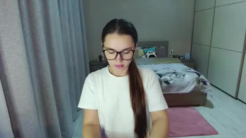 twitter    Annemarye 23 online show from 10/21/25, 04:46