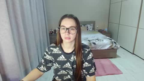 twitter    Annemarye 23 online show from 12/17/25, 06:08