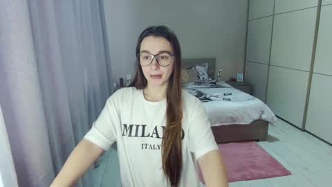 twitter    Annemarye 23 online show from 02/07/26, 11:47