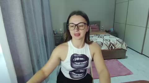 Snapshot of kristall_xxx chatting on 06/20/26, 06:38 twitter Annemarye 23 online show from 06/20/26, 06:38