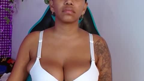 kristel_lee online show from 11/19/25, 09:15