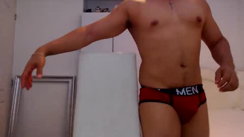 Snapshot of kristian_bi chatting on 10/14/25, 09:48 Kristian Mendoza online show from 10/14/25, 09:48