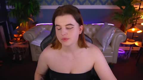 kristifoxy online show from 05/18/26, 12:22