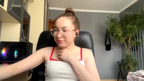 Mila online show from 04/23/26, 11:20