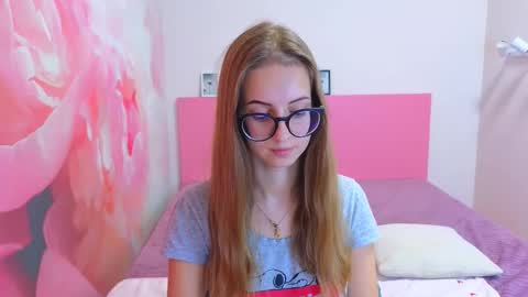 Kristina Adel online show from 11/08/25, 08:36