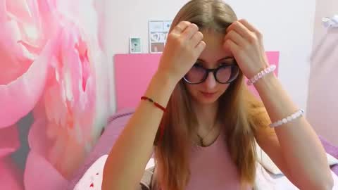 Kristina Adel online show from 11/29/25, 08:17