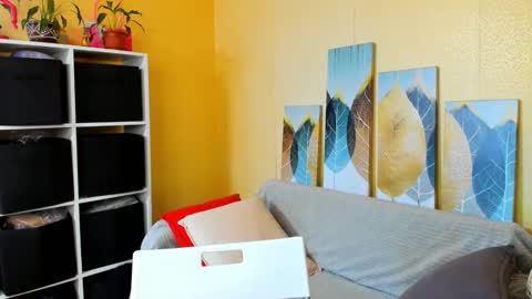 Christina online show from 12/23/25, 08:34