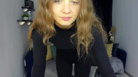 Snapshot of kristinalevis chatting on 12/11/24, 04:31 Kristina online show from 12/11/24, 04:31