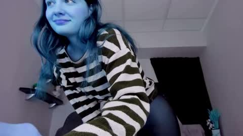 Snapshot of kristinalevis chatting on 01/25/25, 04:35 Kristina online show from 01/25/25, 04:35