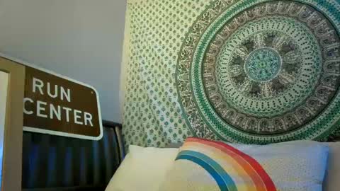 Snapshot of kristinamichele4 chatting on 10/17/25, 08:06 Jay and Kitty online show from 10/17/25, 08:06