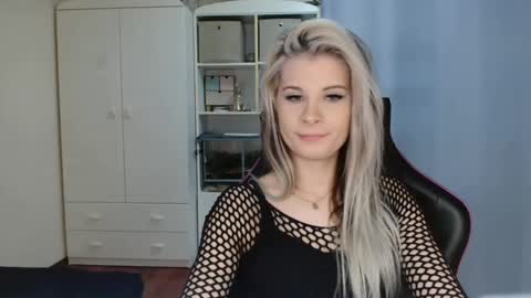 KristineAmore online show from 04/21/26, 06:31