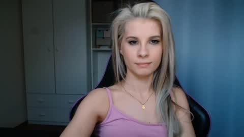 KristineAmore online show from 06/04/26, 06:25